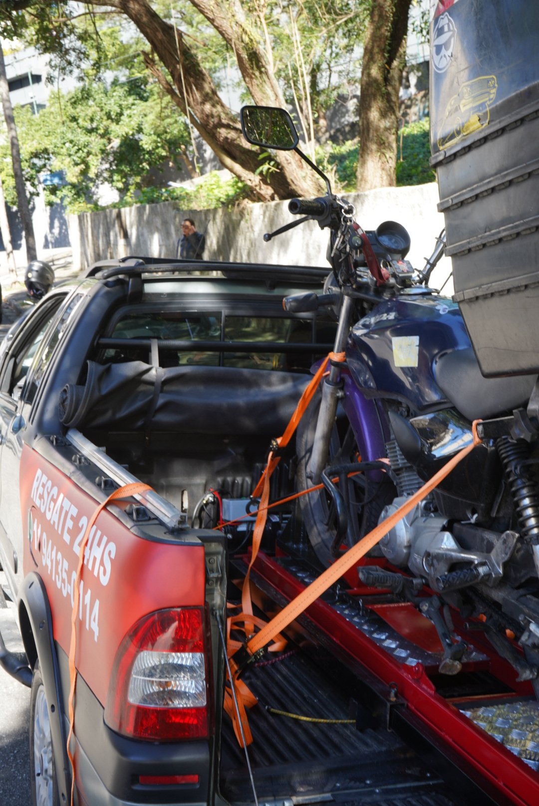 Adesivo resgate 24 horas F.R.C Moto Guincho São Paulo